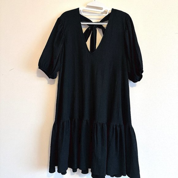 Cute Black Wide-Cut Short Sleeve Tie Detail Dress - Picture 1 of 5